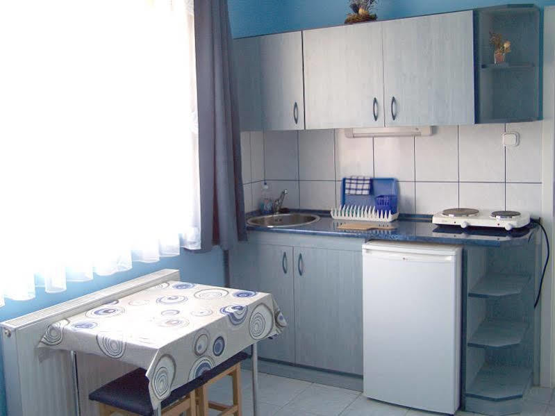 Irini Panzio Hotel Boedapest Buitenkant foto
